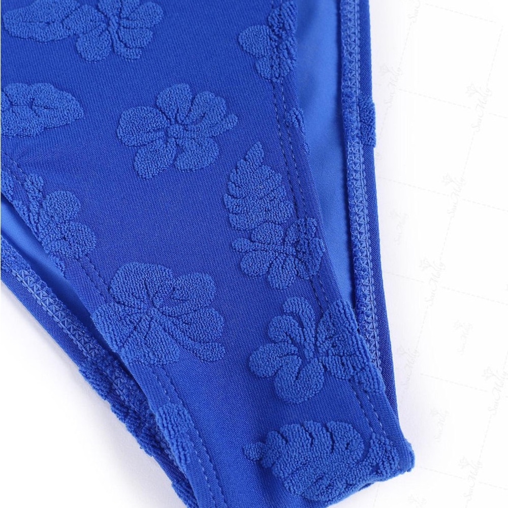 Elegant Blue Floral Bikini Set - Picture 4 of 10